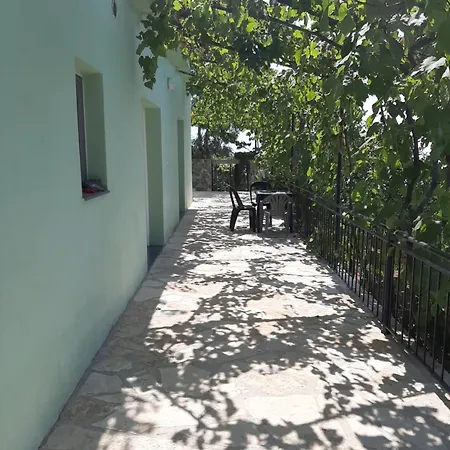 Bed & Breakfast Valentina Qeparo