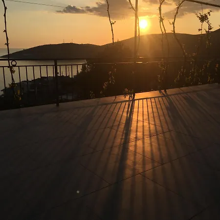 Valentina Bed & Breakfast Qeparo