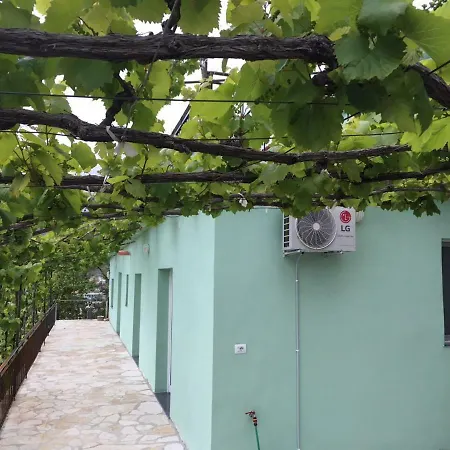 Valentina Bed & Breakfast 3*