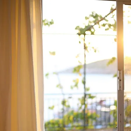 Valentina Bed & Breakfast Qeparo